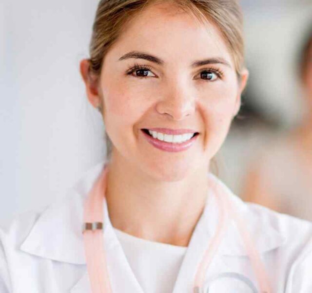 https://www.drrxmmcsf.com/wp-content/uploads/2019/01/doctor_04-640x600.jpg